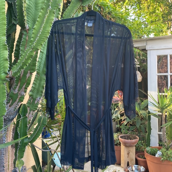 Natori sheer black robe - Picture 4 of 11